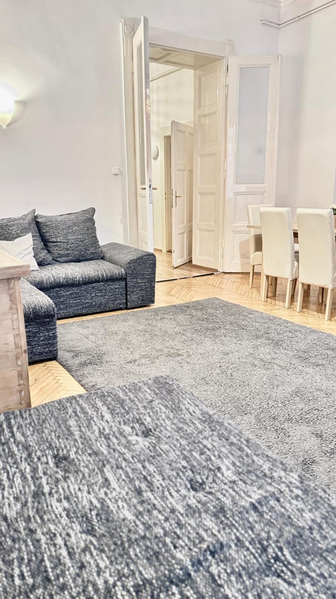 Vaci Corso Apartment